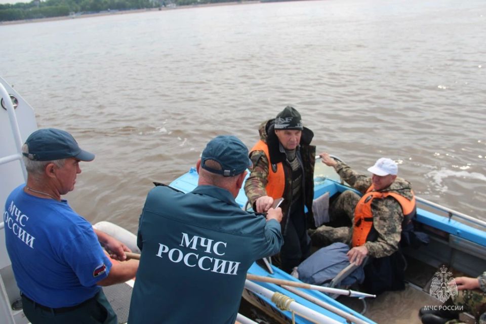 С начала навигации инспекторы ГИМС МЧС России провели больше 350 профилактических рейдов на водоемах края С начала навигации инспекторы ГИМС МЧС России провели больше 350 профилактических рейдов на водоемах края