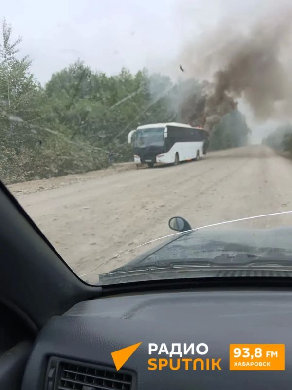 Пассажирский автобус сгорел в окрестностях поселка Березовый Пассажирский автобус сгорел в окрестностях поселка Березовый
