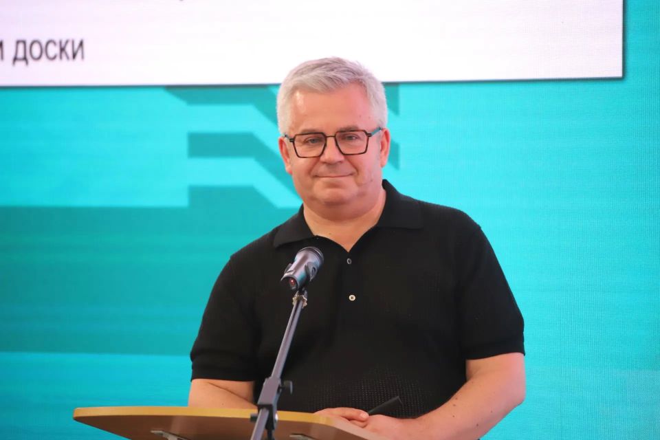 Дмитрий Демешин: Формируем стратегию образования в Хабаровском крае до 2036 года Дмитрий Демешин: Формируем стратегию образования в Хабаровском крае до 2036 года