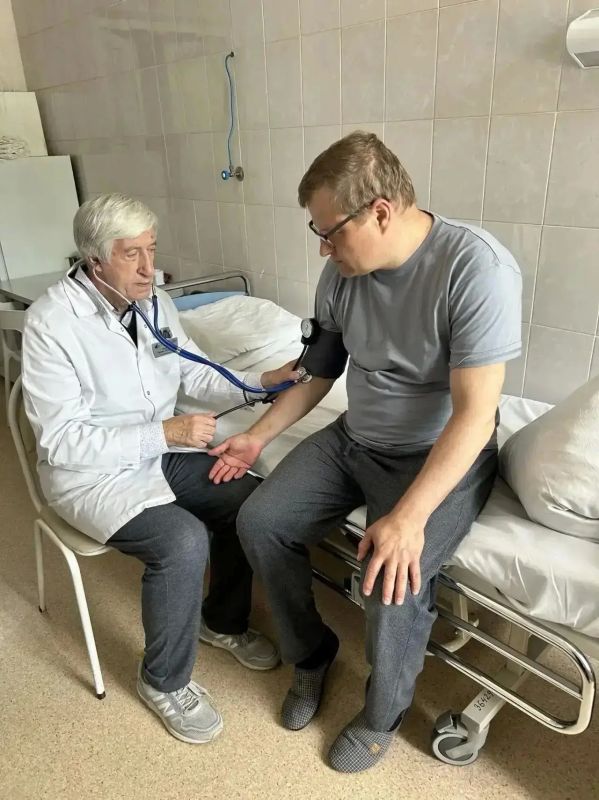 Дмитрий Демешин: Сегодня все поздравления и самые тёплые слова — тем, кто посвятил жизнь состраданию, профессиональной помощи и заботе о людях: медицинским работникам России Дмитрий Демешин: Сегодня все поздравления и самые тёплые слова — тем, кто посвятил жизнь состраданию, профессиональной помощи и заботе о людях: медицинским работникам России