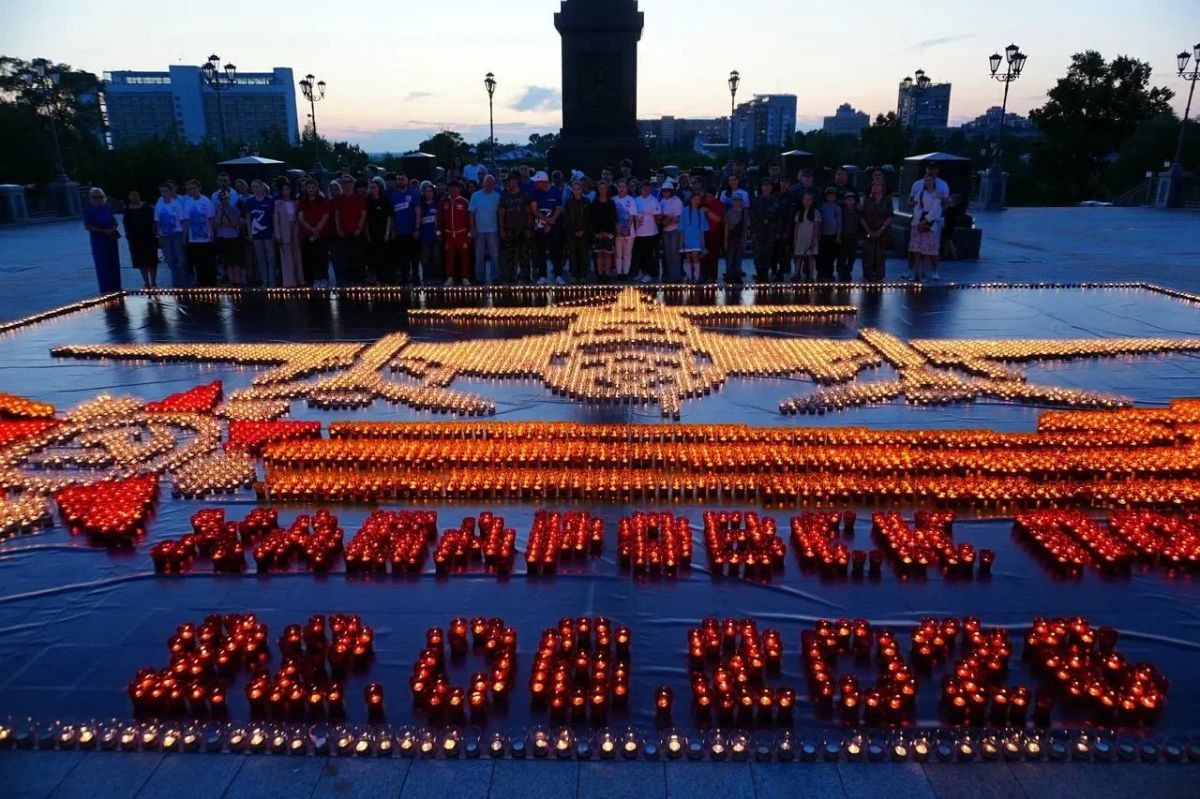 Хабаровск зажёг «Огненные картины войны» Хабаровск зажёг «Огненные картины войны»