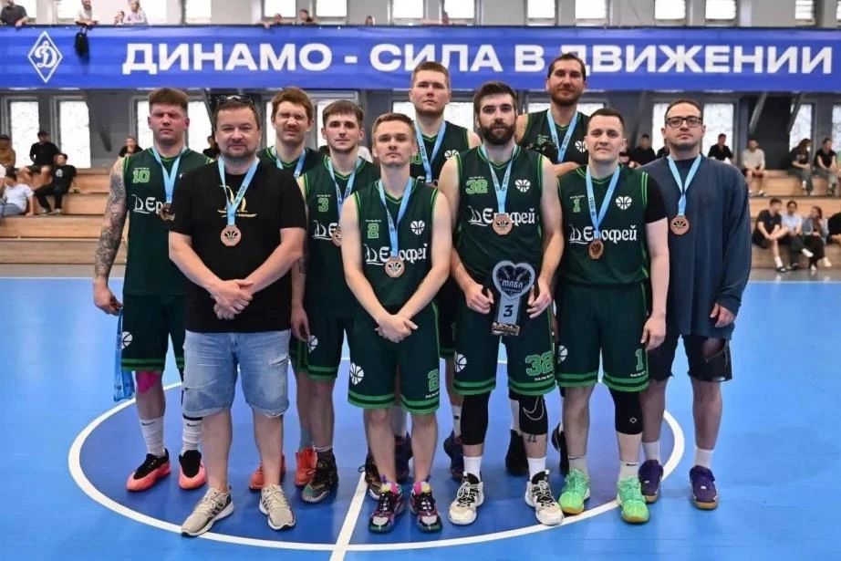 Все виды медалей завоевали хабаровские команды на Межрегиональной любительской баскетбольной лиги ДФО во Владивостоке Все виды медалей завоевали хабаровские команды на Межрегиональной любительской баскетбольной лиги ДФО во Владивостоке