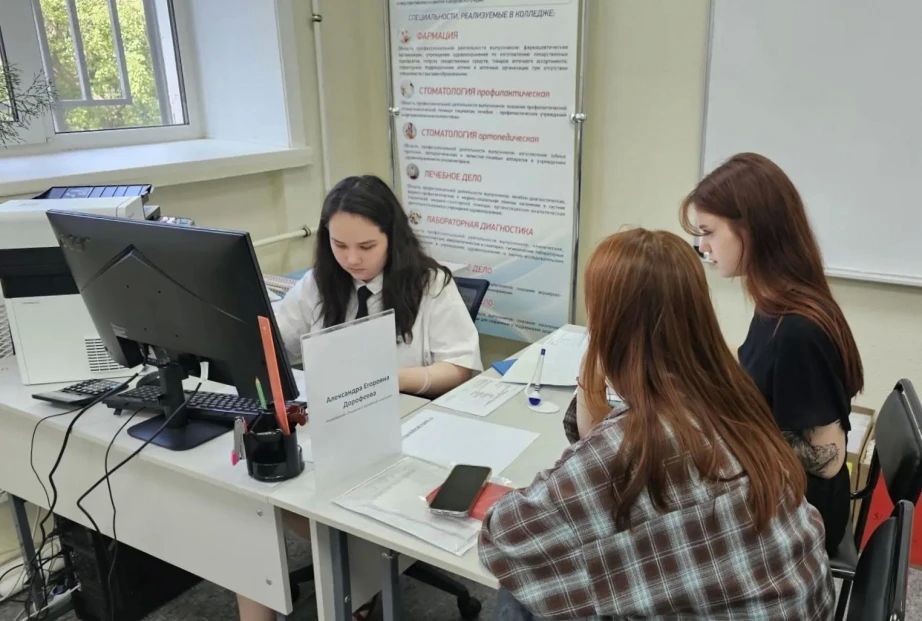Более 1300 студентов примет хабаровский медицинский колледж в 2026 году Более 1300 студентов примет хабаровский медицинский колледж в 2026 году
