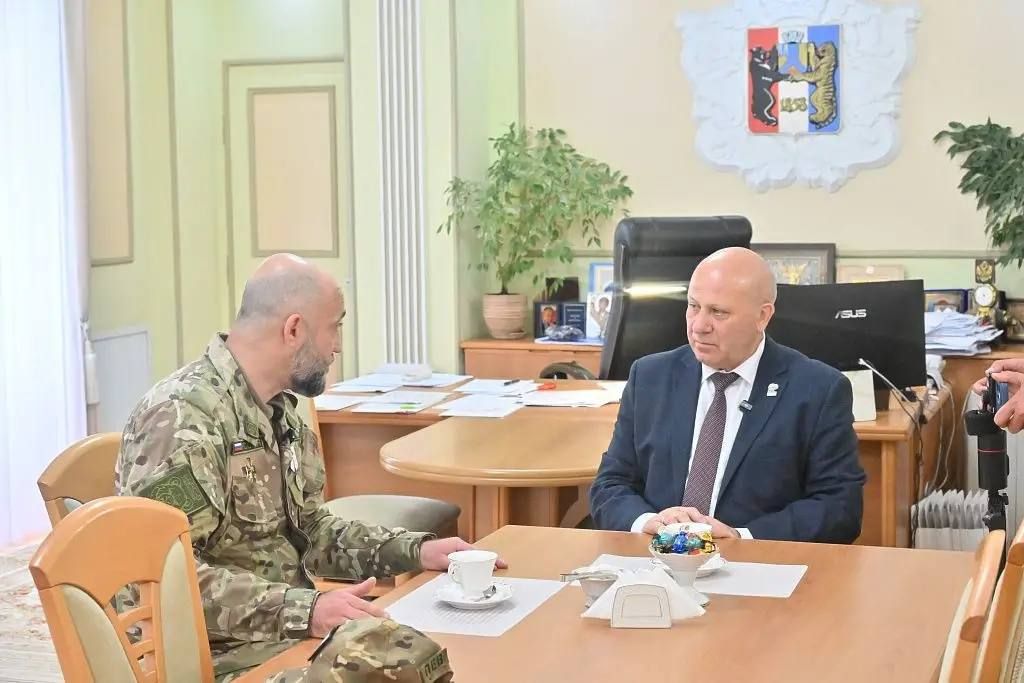 НА ДОЛЖНОСТЬ ДИРЕКТОРА МУНИЦИПАЛЬНОГО ЦЕНТРА РАБОТЫ С УЧАСТНИКАМИ СВО И ЧЛЕНАМИ ИХ СЕМЕЙ В ХАБАРОВСКЕ БУДЕТ НАЗНАЧЕН МАКСИМ ГЕННАДЬЕВИЧ ТРАХАНОВ, ДЕПУТАТ ХАБАРОВСКОЙ ГОРОДСКОЙ ДУМЫ НА ДОЛЖНОСТЬ ДИРЕКТОРА МУНИЦИПАЛЬНОГО ЦЕНТРА РАБОТЫ С УЧАСТНИКАМИ СВО И ЧЛЕНАМИ ИХ СЕМЕЙ В ХАБАРОВСКЕ БУДЕТ НАЗНАЧЕН МАКСИМ ГЕННАДЬЕВИЧ ТРАХАНОВ, ДЕПУТАТ ХАБАРОВСКОЙ ГОРОДСКОЙ ДУМЫ