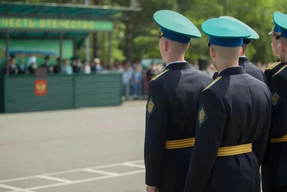 В Хабаровском крае состоялся выпуск молодых офицеров-пограничников В Хабаровском крае состоялся выпуск молодых офицеров-пограничников