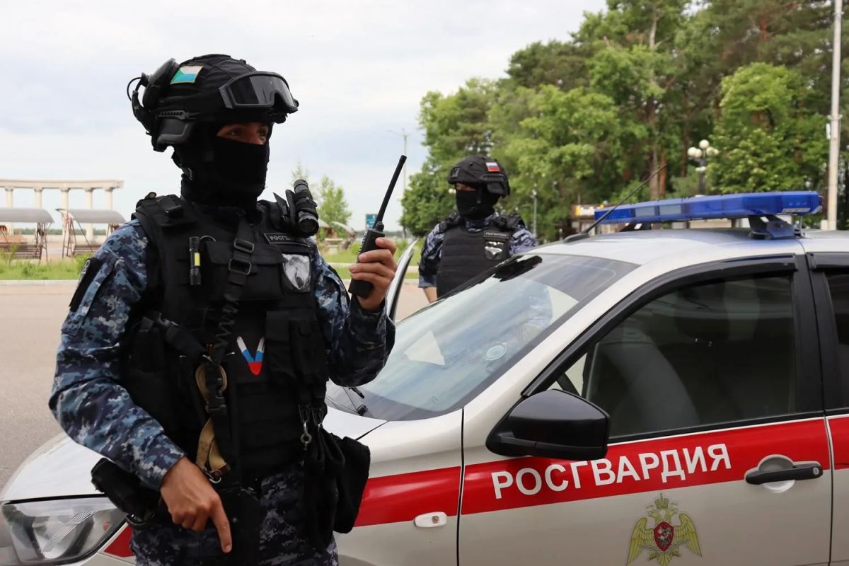 В Хабаровске росгвардейцы провели тренировки по обеспечению общественной безопасности в период проведения спортивных мероприятий В Хабаровске росгвардейцы провели тренировки по обеспечению общественной безопасности в период проведения спортивных мероприятий