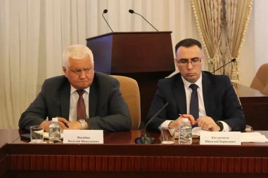 Власти Хабаровского края ведут работу по оперативному пополнению запасов и выстраиванию логистики по поставкам топлива на независимые АЗС Власти Хабаровского края ведут работу по оперативному пополнению запасов и выстраиванию логистики по поставкам топлива на независимые АЗС