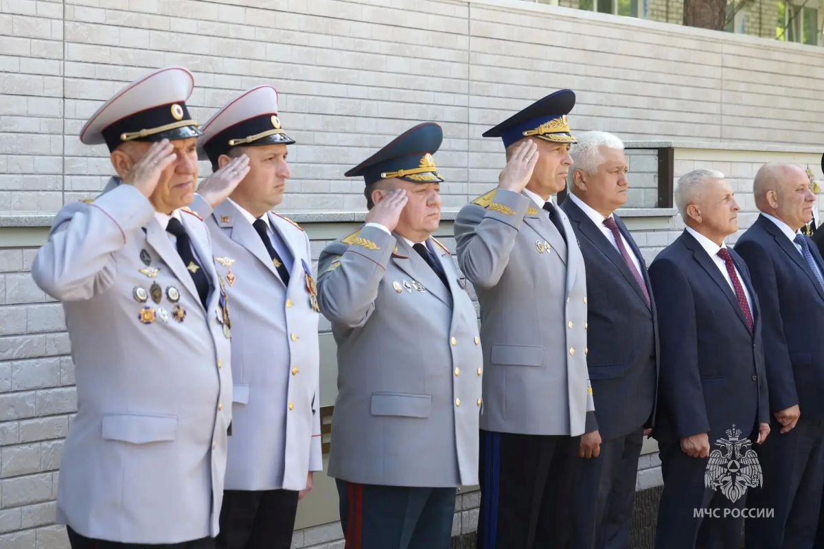 Начальник Главного управления МЧС России по Хабаровскому краю принял участие в торжественном мероприятии в ДВЮИ МВД России имени И.Ф. Шилова Начальник Главного управления МЧС России по Хабаровскому краю принял участие в торжественном мероприятии в ДВЮИ МВД России имени И.Ф. Шилова