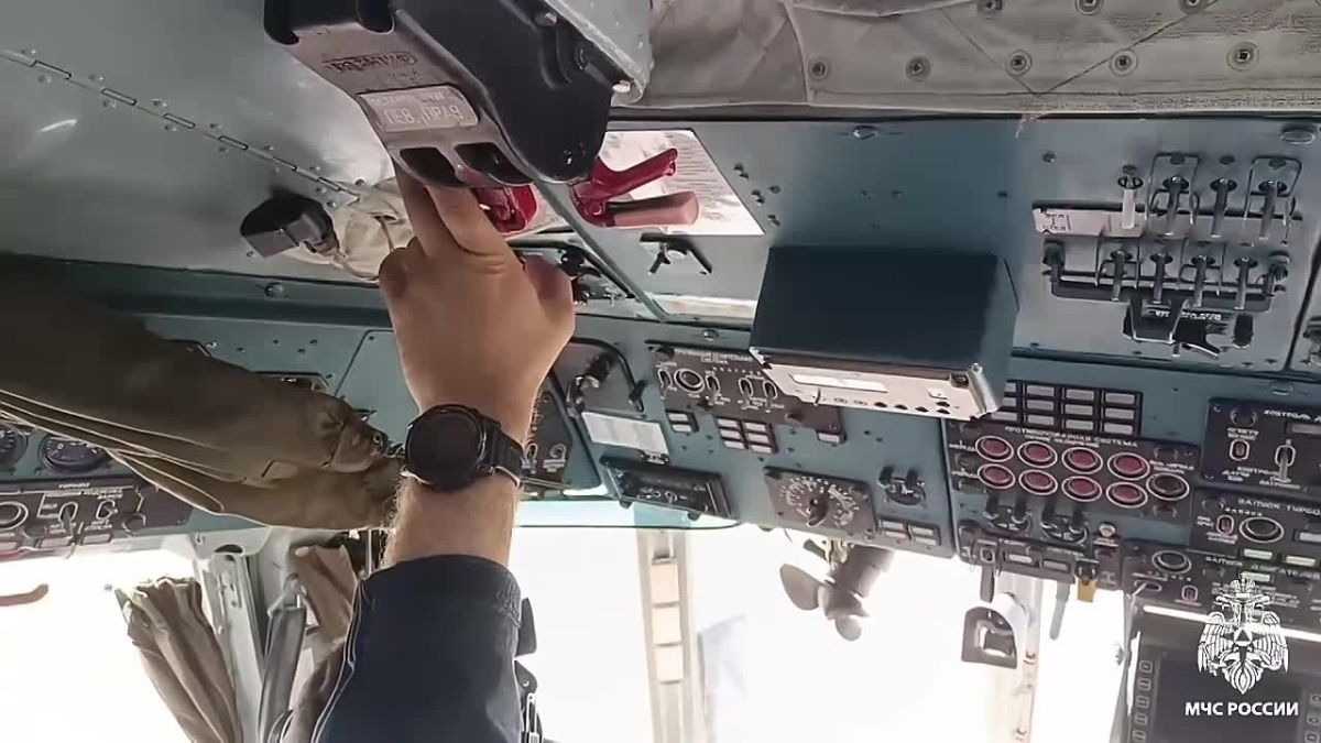 Хабаровские спасатели продолжают поиски пропавшего вертолёта в Приморском крае