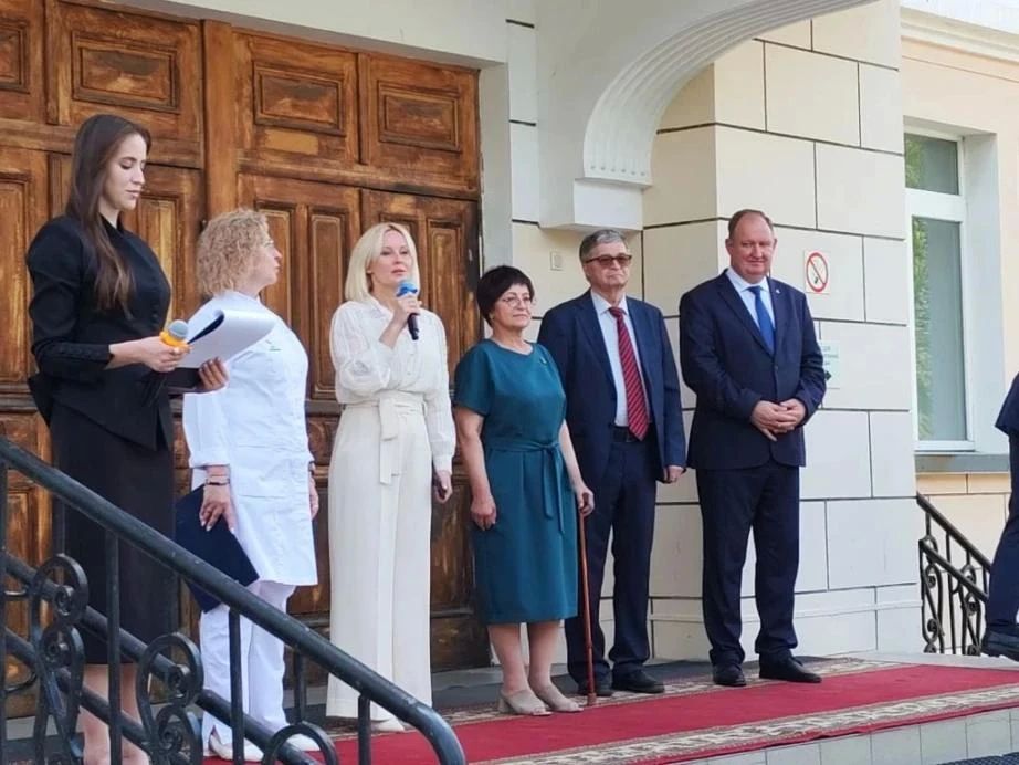 Профессор Елена Кропачева подготовила для региона более четырех тысяч хирургов Профессор Елена Кропачева подготовила для региона более четырех тысяч хирургов