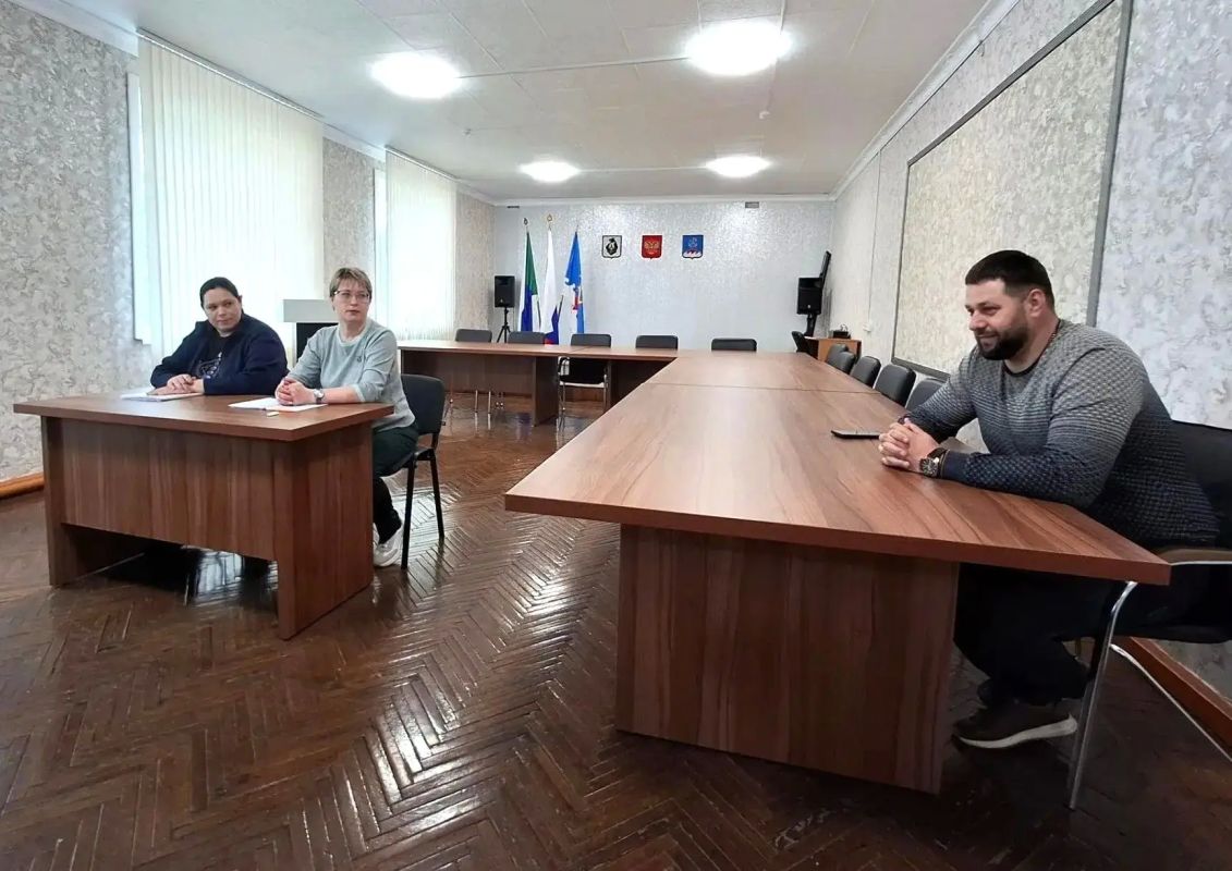Рабочая поездка в Охотский муниципальный округ Рабочая поездка в Охотский муниципальный округ