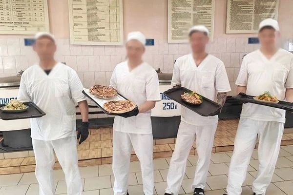 От плова до пиццы: повара из хабаровских колоний соревновались в кулинарном мастерстве От плова до пиццы: повара из хабаровских колоний соревновались в кулинарном мастерстве