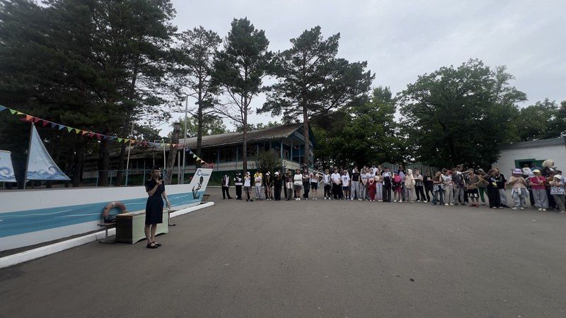 Сотрудники Госавтоинспекции города Хабаровска провели серию профилактических мероприятий «Безопасное лето» в детских оздоровительных лагерях Сотрудники Госавтоинспекции города Хабаровска провели серию профилактических мероприятий «Безопасное лето» в детских оздоровительных лагерях