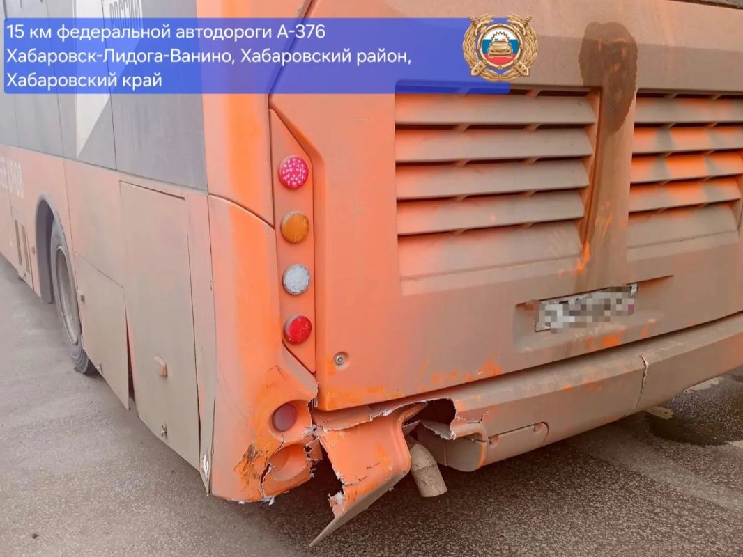 В тройном столкновении с рейсовым автобусом никто не пострадал В тройном столкновении с рейсовым автобусом никто не пострадал