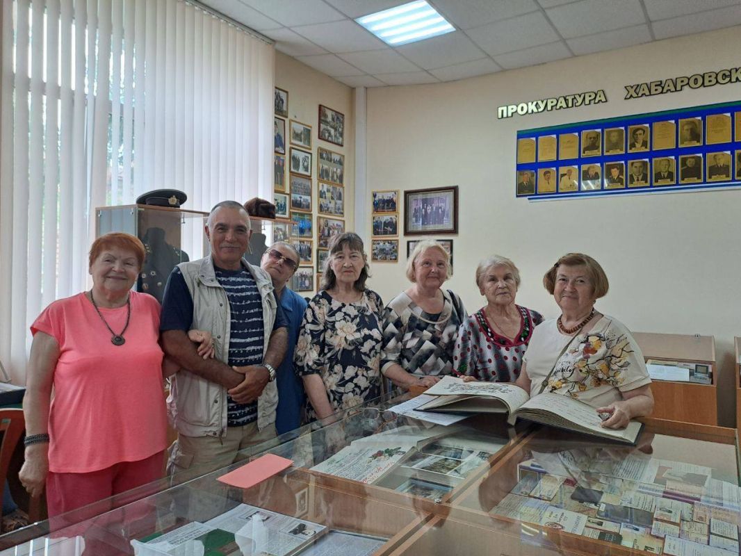 В Хабаровске состоялась встреча с ветеранами надзорного ведомства В Хабаровске состоялась встреча с ветеранами надзорного ведомства