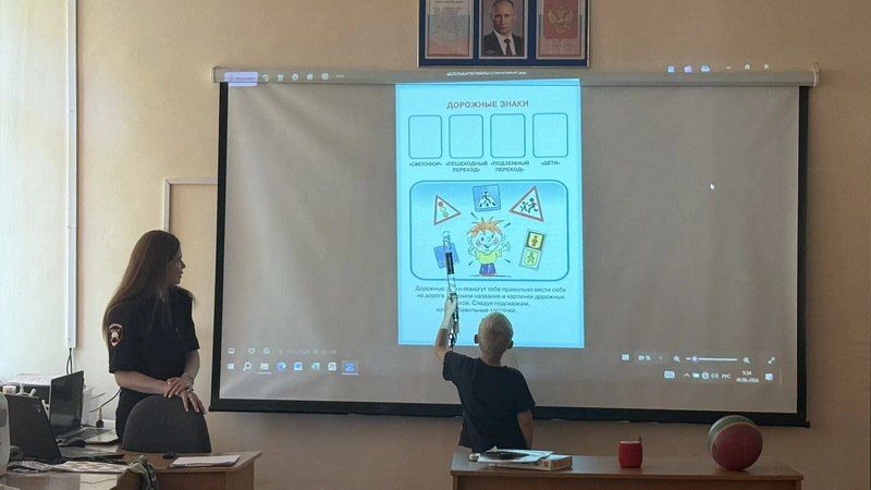 Сотрудники Госавтоинспекции района имени Лазо провели профилактическое мероприятие «Скоро каникулы» Сотрудники Госавтоинспекции района имени Лазо провели профилактическое мероприятие «Скоро каникулы»