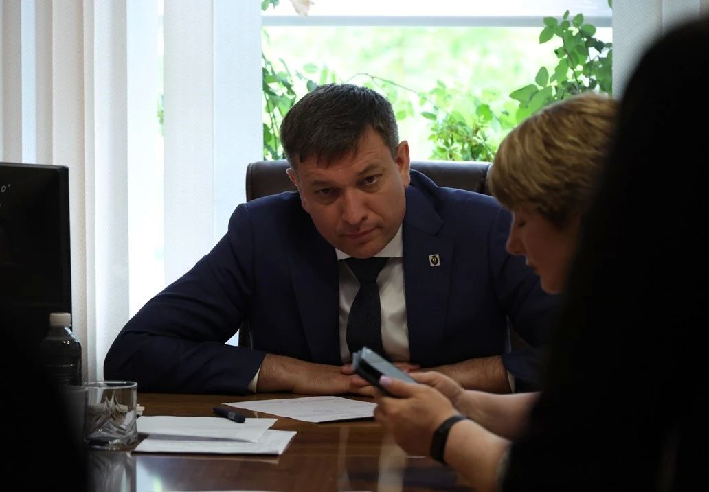 Глава Минцифры края провёл личный приём граждан в Охотском округе