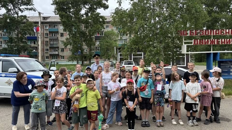 Сотрудник Госавтоинспекции Солнечного округа провёл мероприятие «Лето без опасности» для детей летней пришкольной площадки Сотрудник Госавтоинспекции Солнечного округа провёл мероприятие «Лето без опасности» для детей летней пришкольной площадки