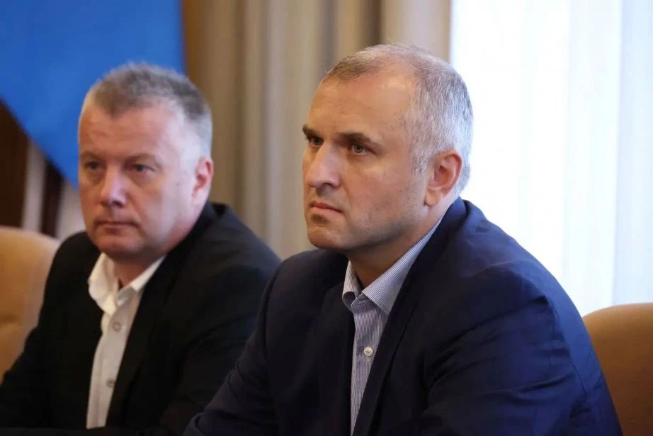 «Все реки впадают в моря»: через месяц в Хабаровском крае стартуют съемки комедийно-приключенческого фильма «Все реки впадают в моря»: через месяц в Хабаровском крае стартуют съемки комедийно-приключенческого фильма