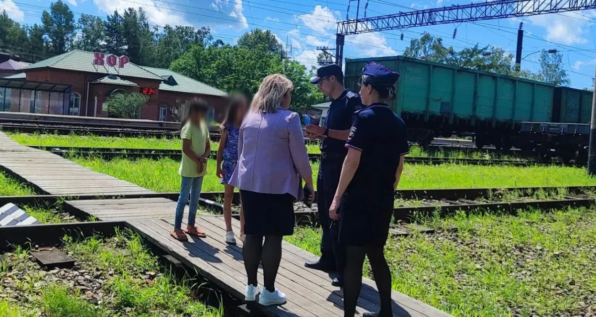 Хабаровские транспортные полицейские провели рейдовое мероприятие на станции Хор района имени Лазо Хабаровские транспортные полицейские провели рейдовое мероприятие на станции Хор района имени Лазо