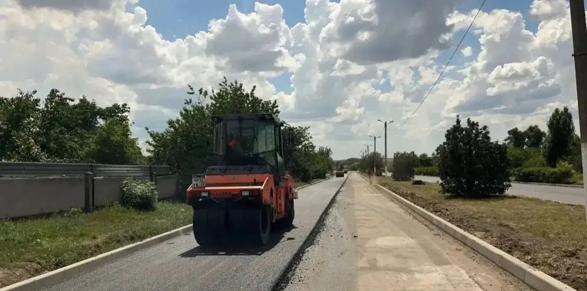 Ремонт дорог продолжается в подшефном Дебальцево Ремонт дорог продолжается в подшефном Дебальцево