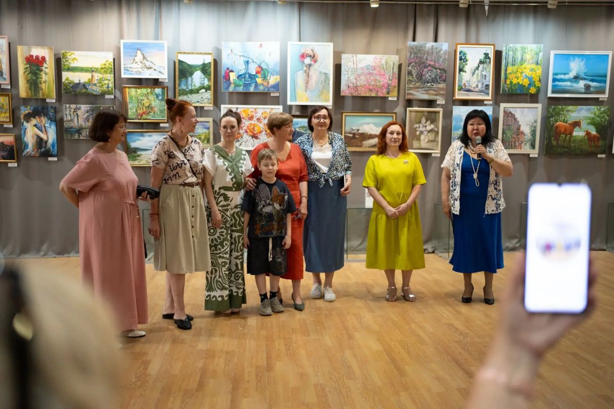 Традиционные мотивы и новые смыслы на выставке «Калейдоскоп красок» Традиционные мотивы и новые смыслы на выставке «Калейдоскоп красок»