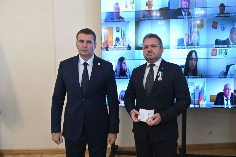 Глава района им. Лазо Александр Кох получил медаль за доблесть, проявленную в зоне СВО Глава района им. Лазо Александр Кох получил медаль за доблесть, проявленную в зоне СВО