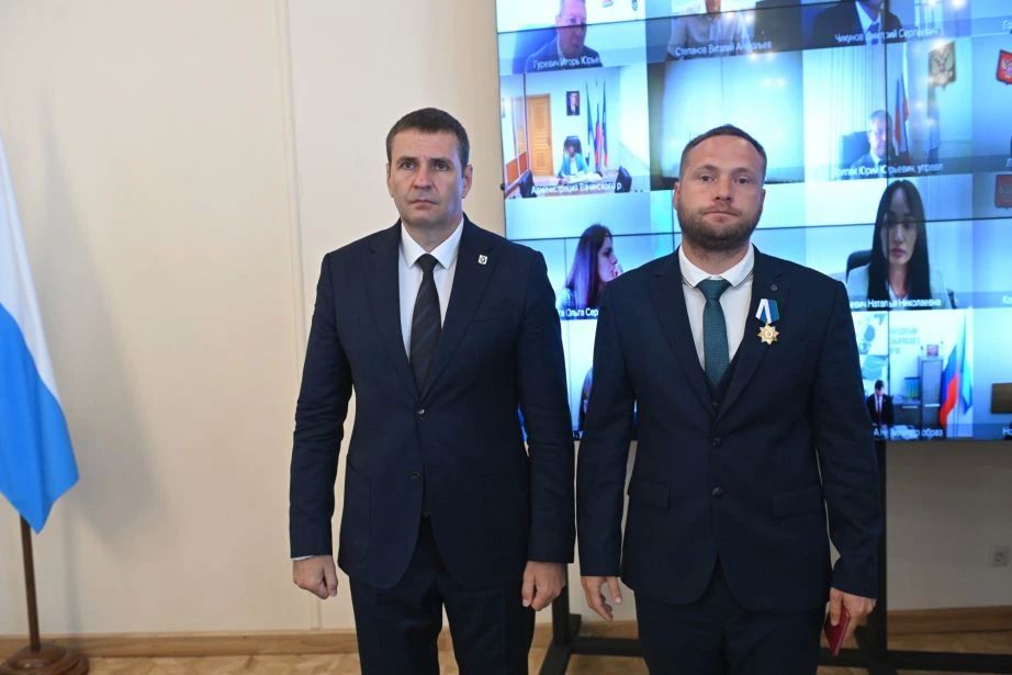 Глава района им. Лазо Александр Кох получил медаль за доблесть, проявленную в зоне СВО Глава района им. Лазо Александр Кох получил медаль за доблесть, проявленную в зоне СВО