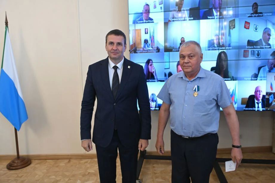 Глава района им. Лазо Александр Кох получил медаль за доблесть, проявленную в зоне СВО Глава района им. Лазо Александр Кох получил медаль за доблесть, проявленную в зоне СВО
