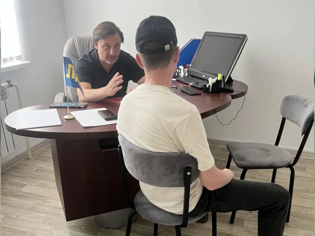 Александр Жорник: В Комсомольске-на-Амуре провёл очередной личный приём граждан Александр Жорник: В Комсомольске-на-Амуре провёл очередной личный приём граждан