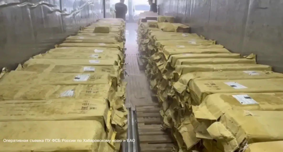 В Хабаровске нашли 11 тонн нелегального мяса камчатского краба