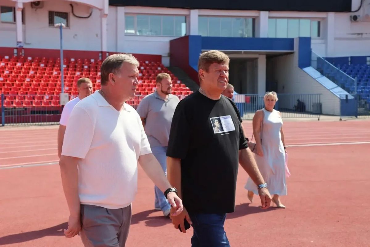 Дмитрий Губерниев побывал в гостях у «СКА-Хабаровска» Дмитрий Губерниев побывал в гостях у «СКА-Хабаровска»