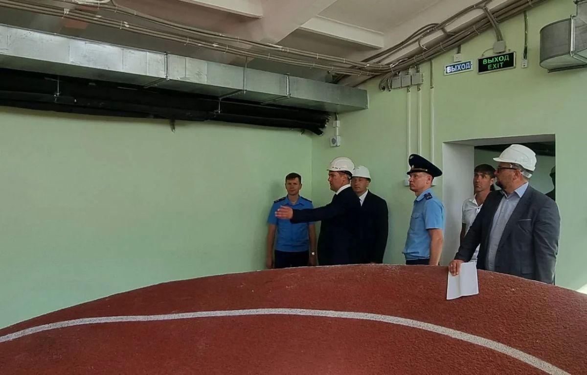 В продолжение рабочей поездки прокурор Хабаровского края Виталий Степанов проверил ход реконструкции стадиона «Авангард» В продолжение рабочей поездки прокурор Хабаровского края Виталий Степанов проверил ход реконструкции стадиона «Авангард»