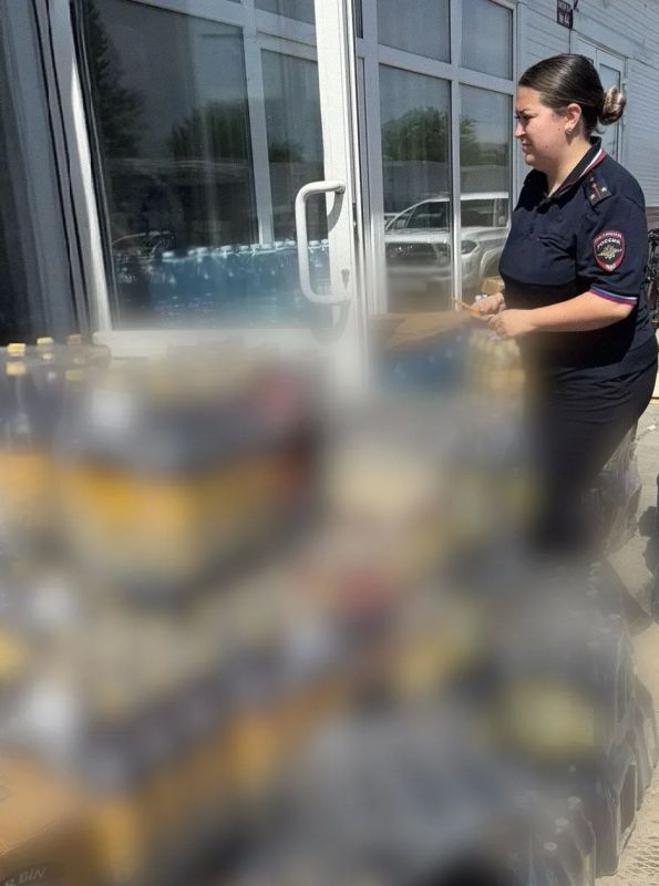 В Хабаровске полицейские совместно со специалистами правительства региона изъяли из нелегального оборота почти 600 литров алкогольной продукции В Хабаровске полицейские совместно со специалистами правительства региона изъяли из нелегального оборота почти 600 литров алкогольной продукции