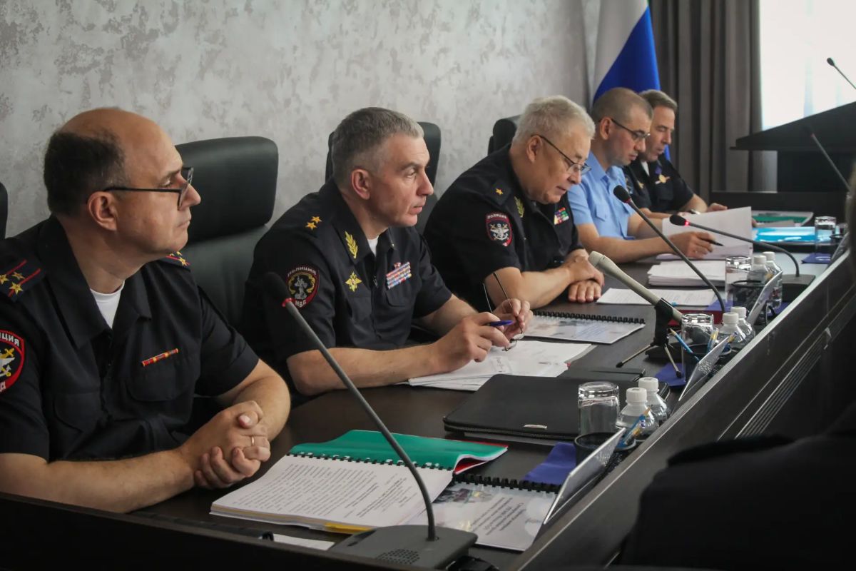 Олег Калинкин принял участие в подведении итогов работы транспортной полиции Дальнего Востока за первое полугодие 2026 года Олег Калинкин принял участие в подведении итогов работы транспортной полиции Дальнего Востока за первое полугодие 2026 года