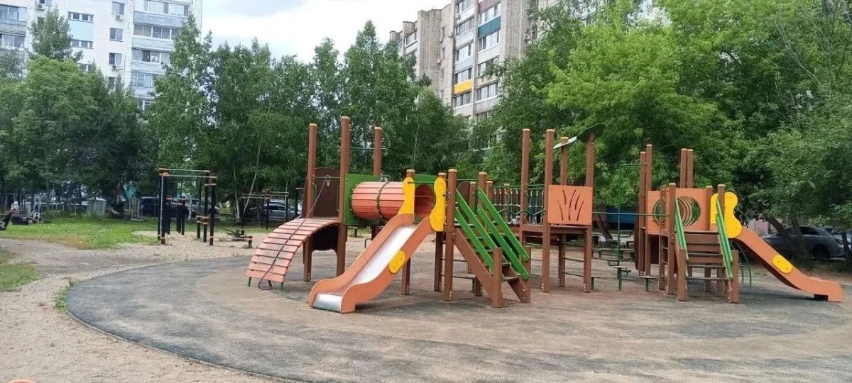 Сергей Кравчук: От обращения — к результату: детская площадка у ДОС49 приведена в порядок Сергей Кравчук: От обращения — к результату: детская площадка у ДОС49 приведена в порядок