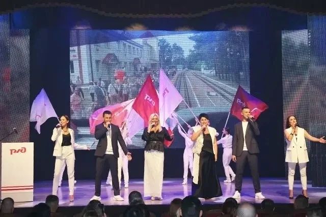 Каждый рейс важен: в Хабаровском крае поздравили сотрудников ДВЖД с профессиональным праздником Каждый рейс важен: в Хабаровском крае поздравили сотрудников ДВЖД с профессиональным праздником