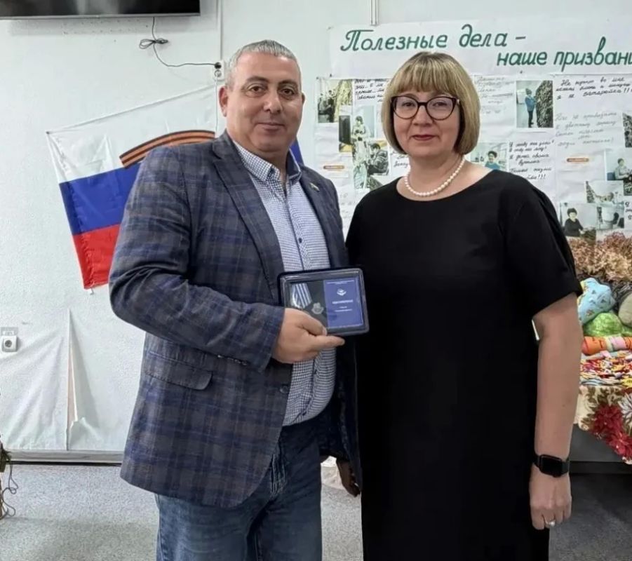 «Потому что нам нужна Победа» — сотрудники больницы района им. Лазо награждены медалью «За помощь фронту» «Потому что нам нужна Победа» — сотрудники больницы района им. Лазо награждены медалью «За помощь фронту»
