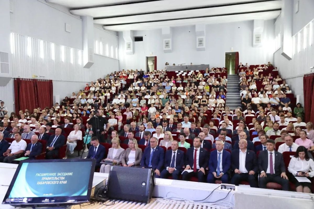 Александр Жорник: На прошлой неделе принял участие в выездном заседании Правительства Хабаровского края с участием депутатов Законодательной Думы, которое под председательством Губернатора Дмитрия Демешина прошло в Амурске Александр Жорник: На прошлой неделе принял участие в выездном заседании Правительства Хабаровского края с участием депутатов Законодательной Думы, которое под председательством Губернатора Дмитрия Демешина прошло в Амурске