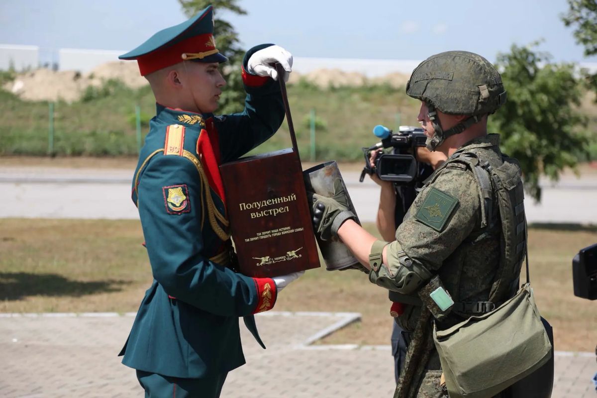 В Хабаровске прогремел полуденный выстрел в честь 108-й годовщины образования Восточного военного округа В Хабаровске прогремел полуденный выстрел в честь 108-й годовщины образования Восточного военного округа