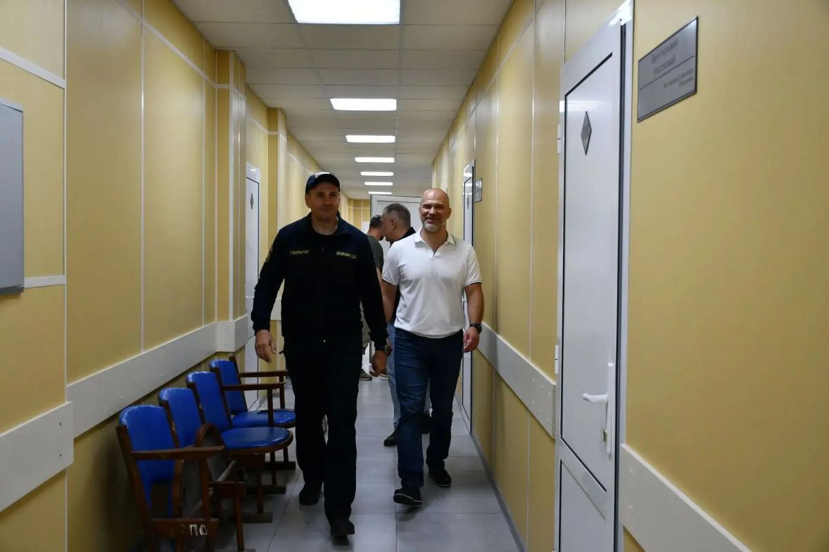 Дмитрий Демешин: В подшефном и уже таком родном для нас городе Дебальцево Донецкой Народной Республики, над которым Хабаровский край взял шефство, проверил как продвигаются ремонтные работы Дмитрий Демешин: В подшефном и уже таком родном для нас городе Дебальцево Донецкой Народной Республики, над которым Хабаровский край взял шефство, проверил как продвигаются ремонтные работы