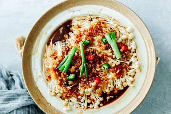 Нежные грибы эноки на пару: простой и вкусный рецепт из китайской кухни
