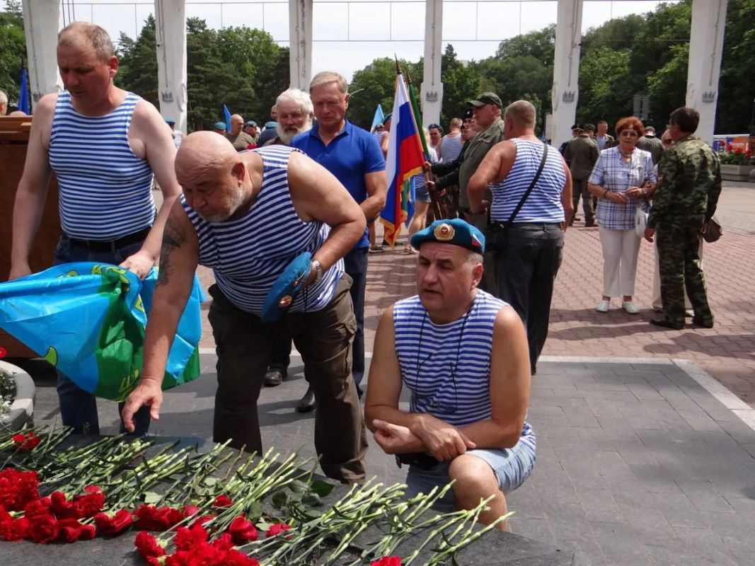 Хабаровск отметил День ВДВ крестным ходом Хабаровск отметил День ВДВ крестным ходом