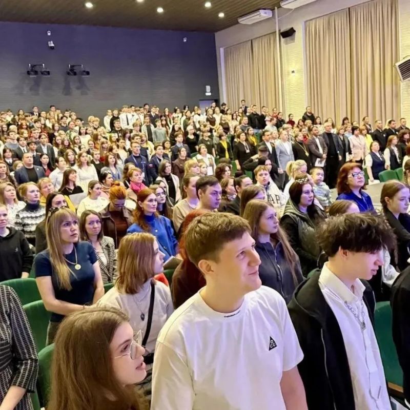 Рекордная приемная кампания: тысячи выпускников в Хабаровском крае хотят стать педагогами Рекордная приемная кампания: тысячи выпускников в Хабаровском крае хотят стать педагогами