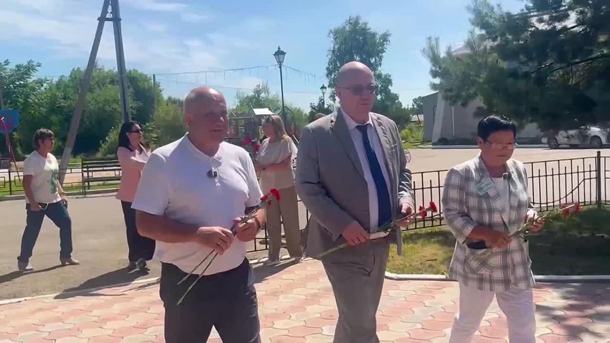 Сергей Кравчук: В продолжение работы в посёлке Молодёжный Комсомольского муниципального района проверили, как обновляется местный Дом культуры