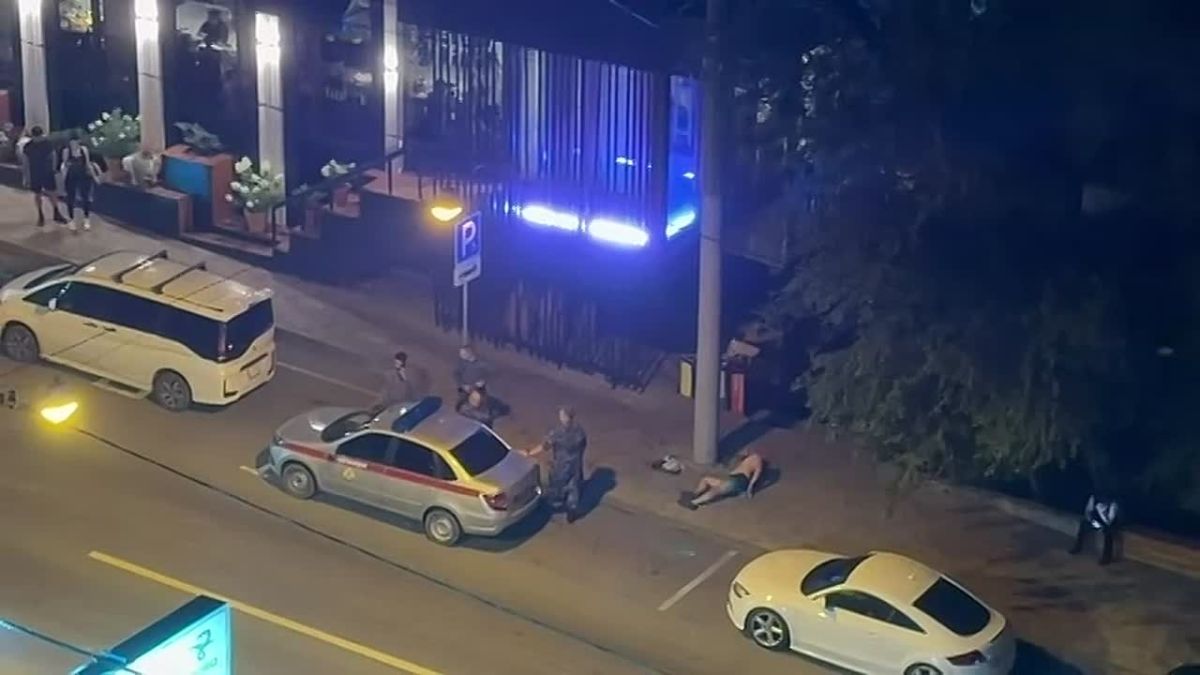 Дебошира в трусах увезли в реанимацию во Владивостоке
