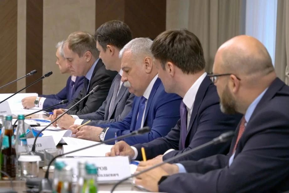 Юрий Трутнев: для Северного морского пути будет создан дноуглубительный флот Юрий Трутнев: для Северного морского пути будет создан дноуглубительный флот