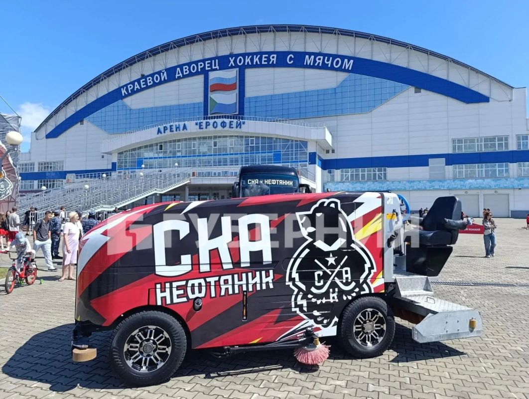 «СКА-Нефтяник» открыл новый сезон возле арены «Ерофей» в Хабаровске «СКА-Нефтяник» открыл новый сезон возле арены «Ерофей» в Хабаровске