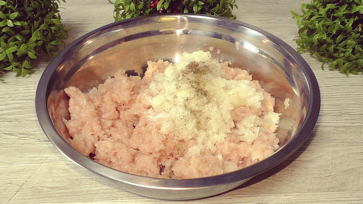 Как приготовить невероятно вкусные пирожки с мясом на быстром тесте
