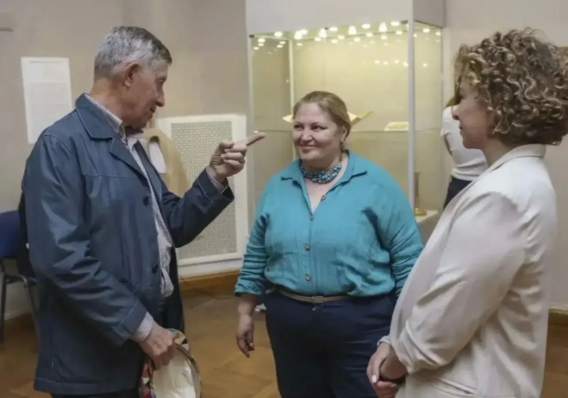 Выставка «Мир русской усадьбы» из музея-заповедника «Коломенское» (Москва) открылась в Дальневосточном художественном музее (0+) Выставка «Мир русской усадьбы» из музея-заповедника «Коломенское» (Москва) открылась в Дальневосточном художественном музее (0+)